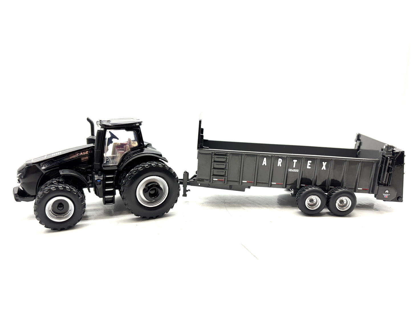 1/64 Case IH Magnum 400 Black