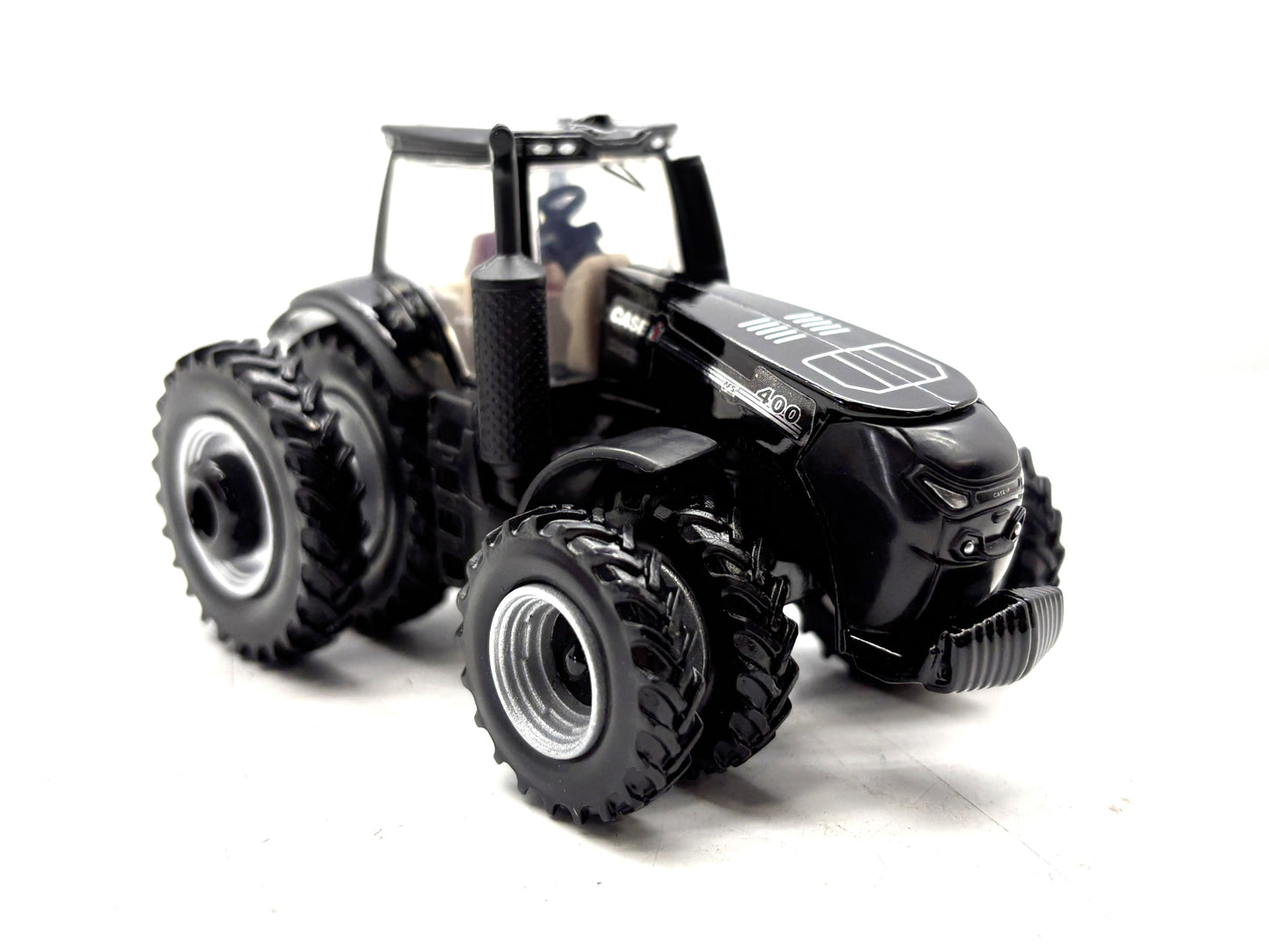 1/64 Case IH Magnum 400 Black