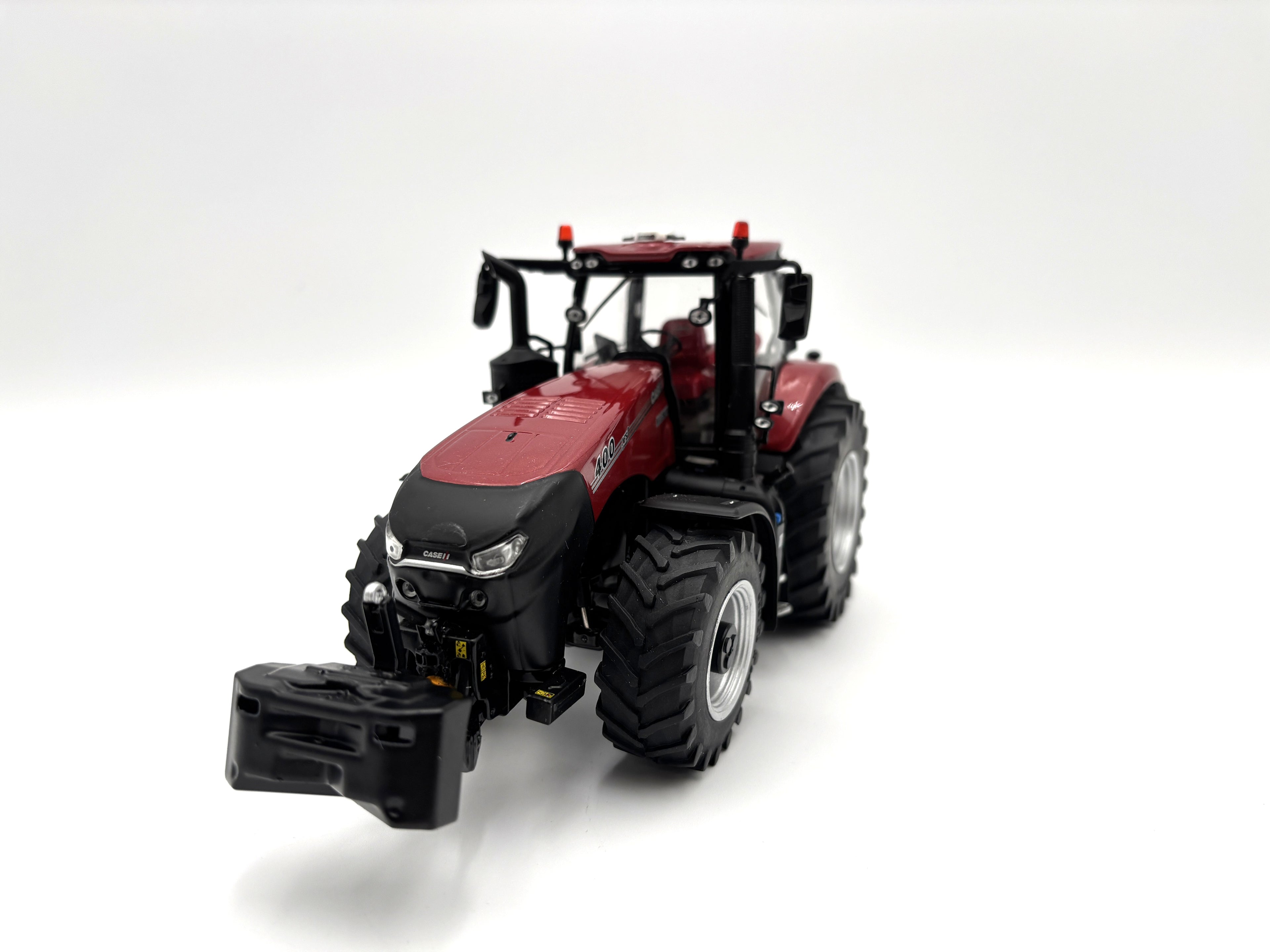 1/32 Case IH Magnum 400 Viper Red