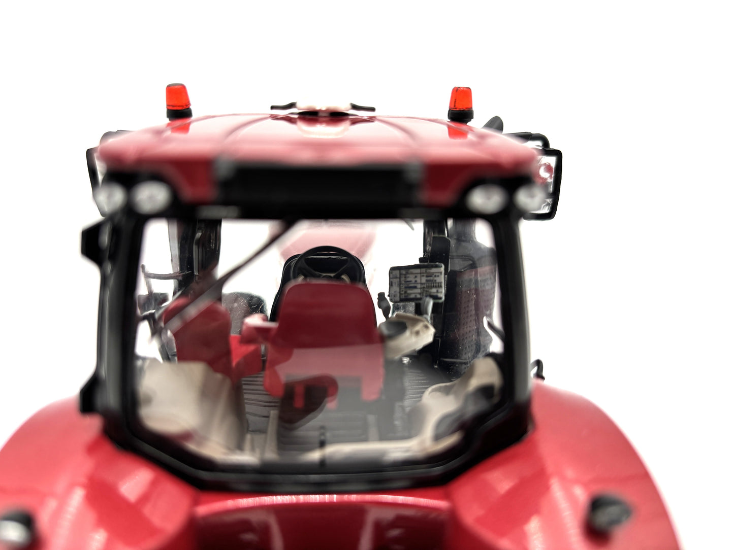 1/32 Case IH Magnum 400 Viper Red