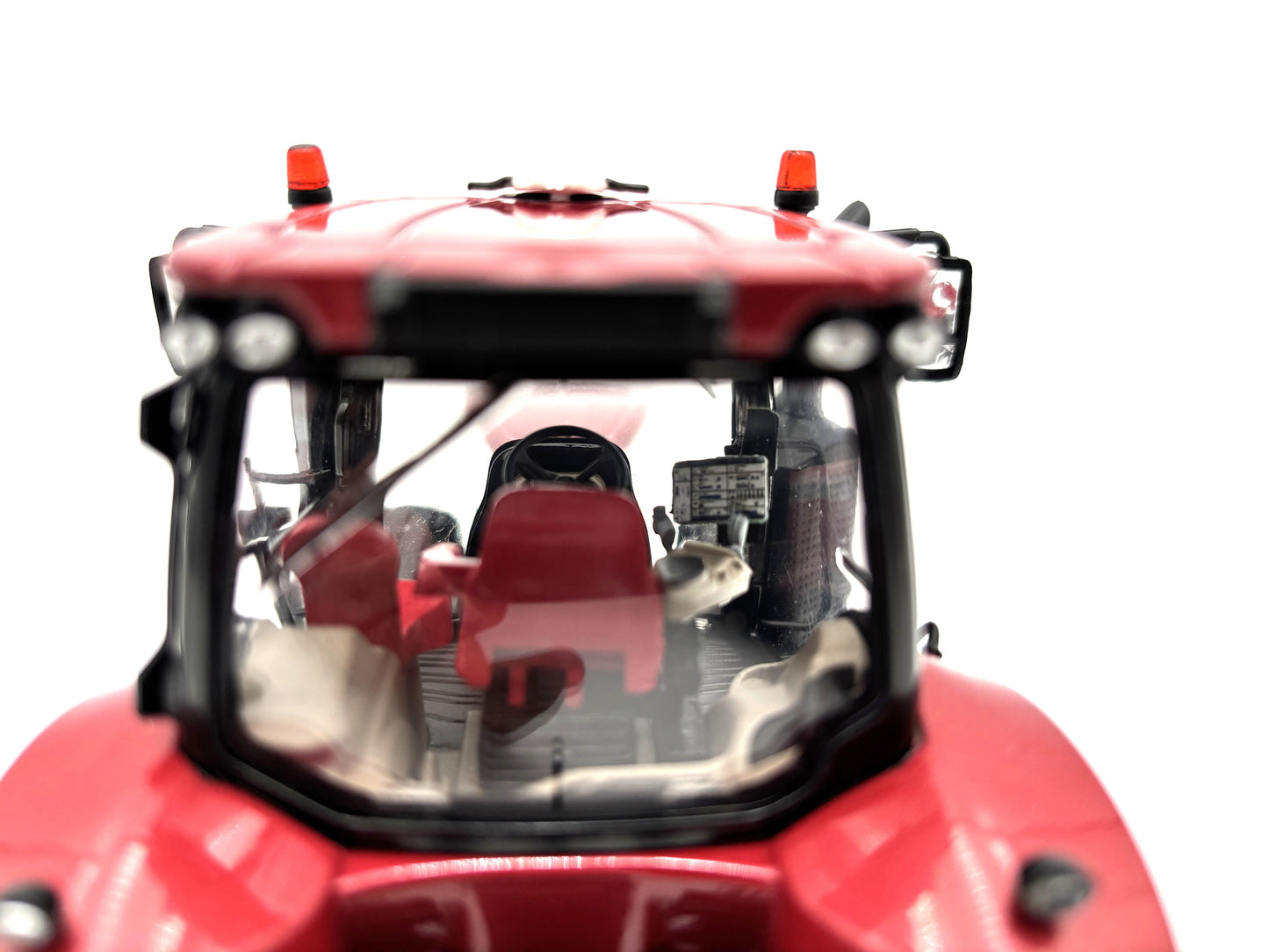 1/32 Case IH Magnum 400 Viper Red