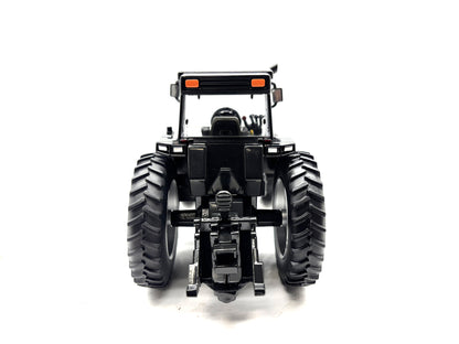 1/32 International Magnum 7140 Black