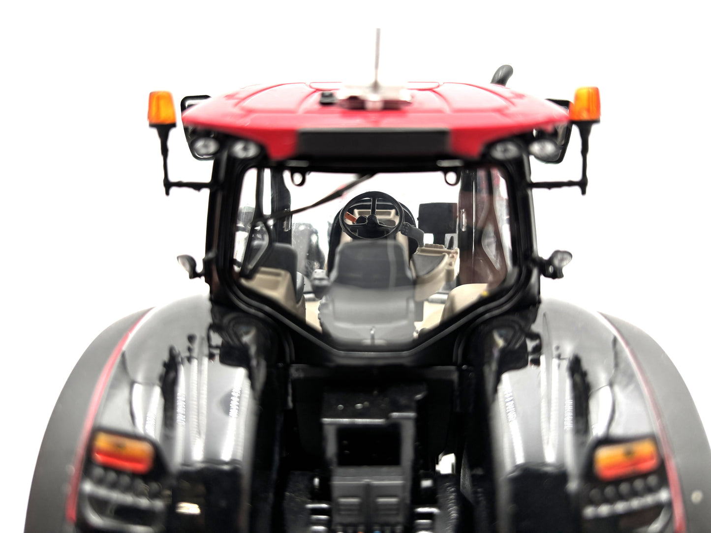 1/32 Case IH Optum 300 CVX Black-Red