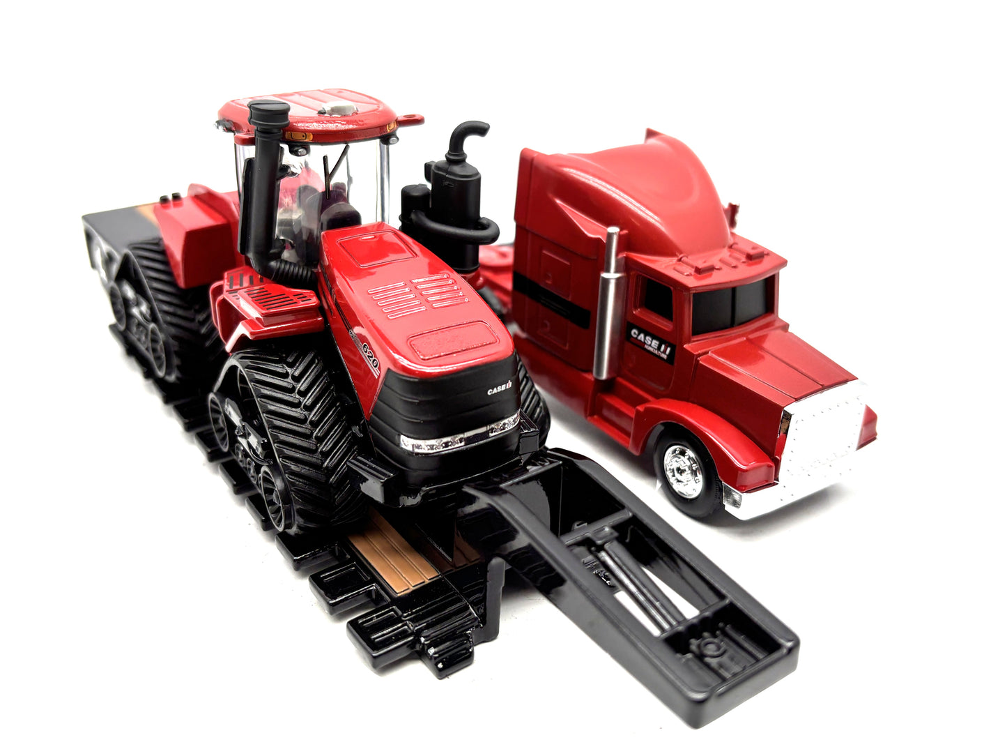 1/64 Case IH Steiger 620 Quadtrac with Semi & Lowboy Trailer
