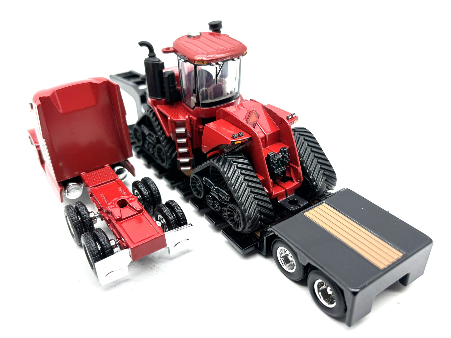 1/64 Case IH Steiger 620 Quadtrac with Semi & Lowboy Trailer