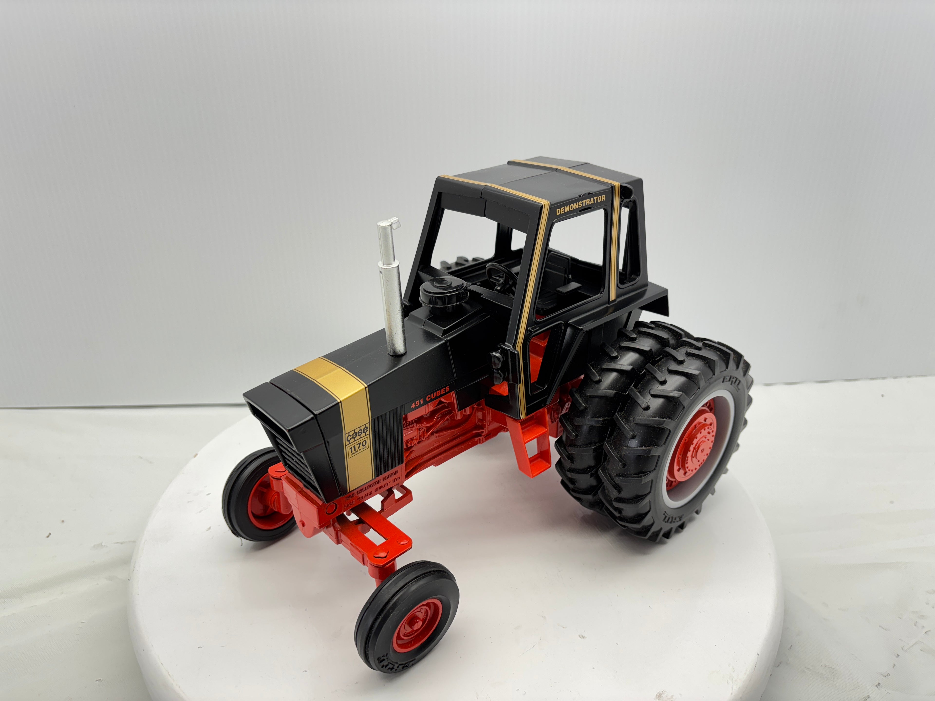 1/16 Case 1170 "Black Knight"