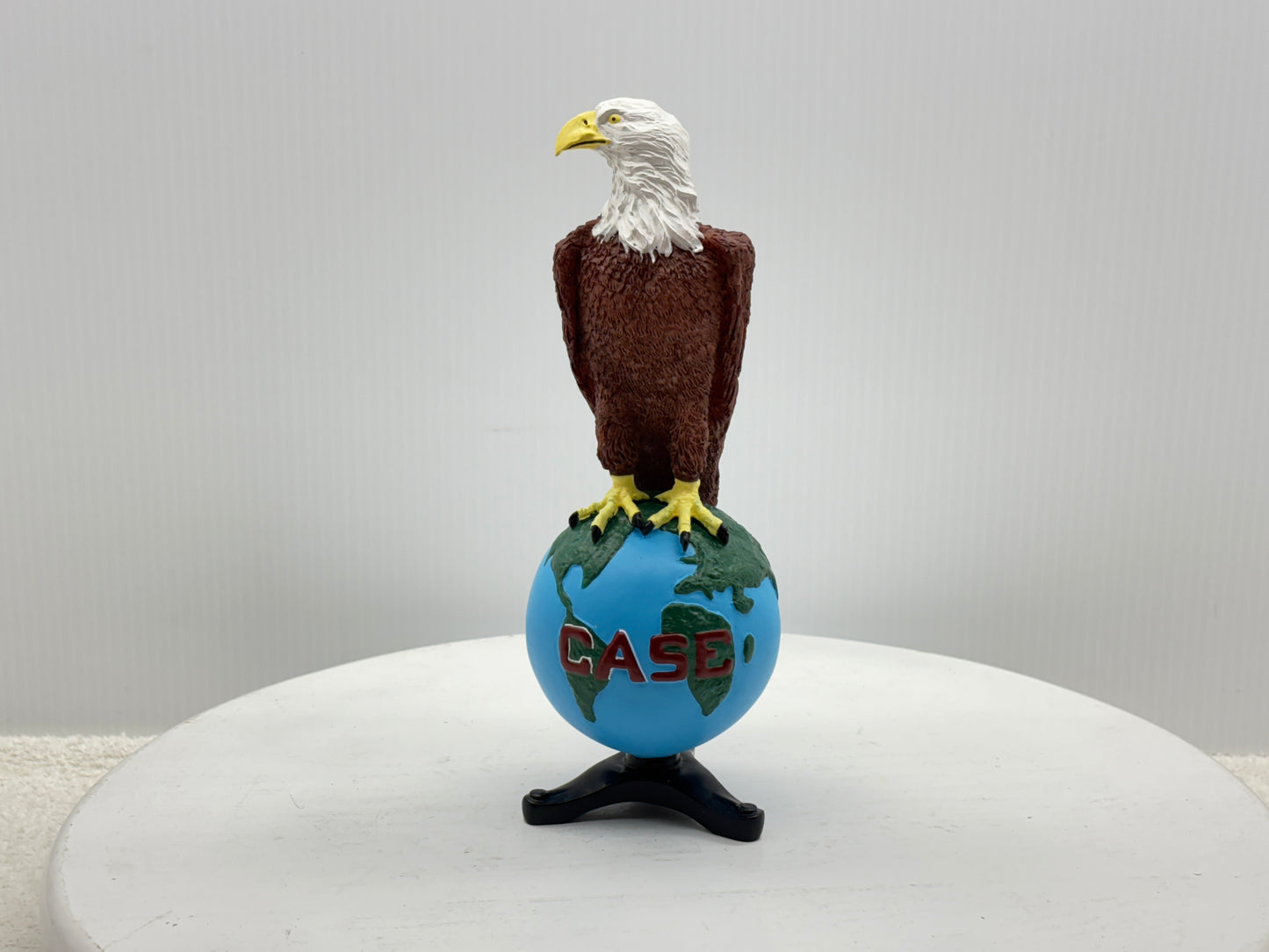 Case Eagle on Globe