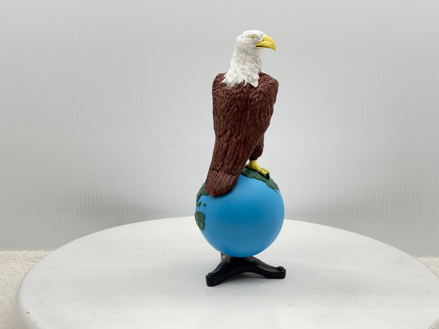 Case Eagle on Globe