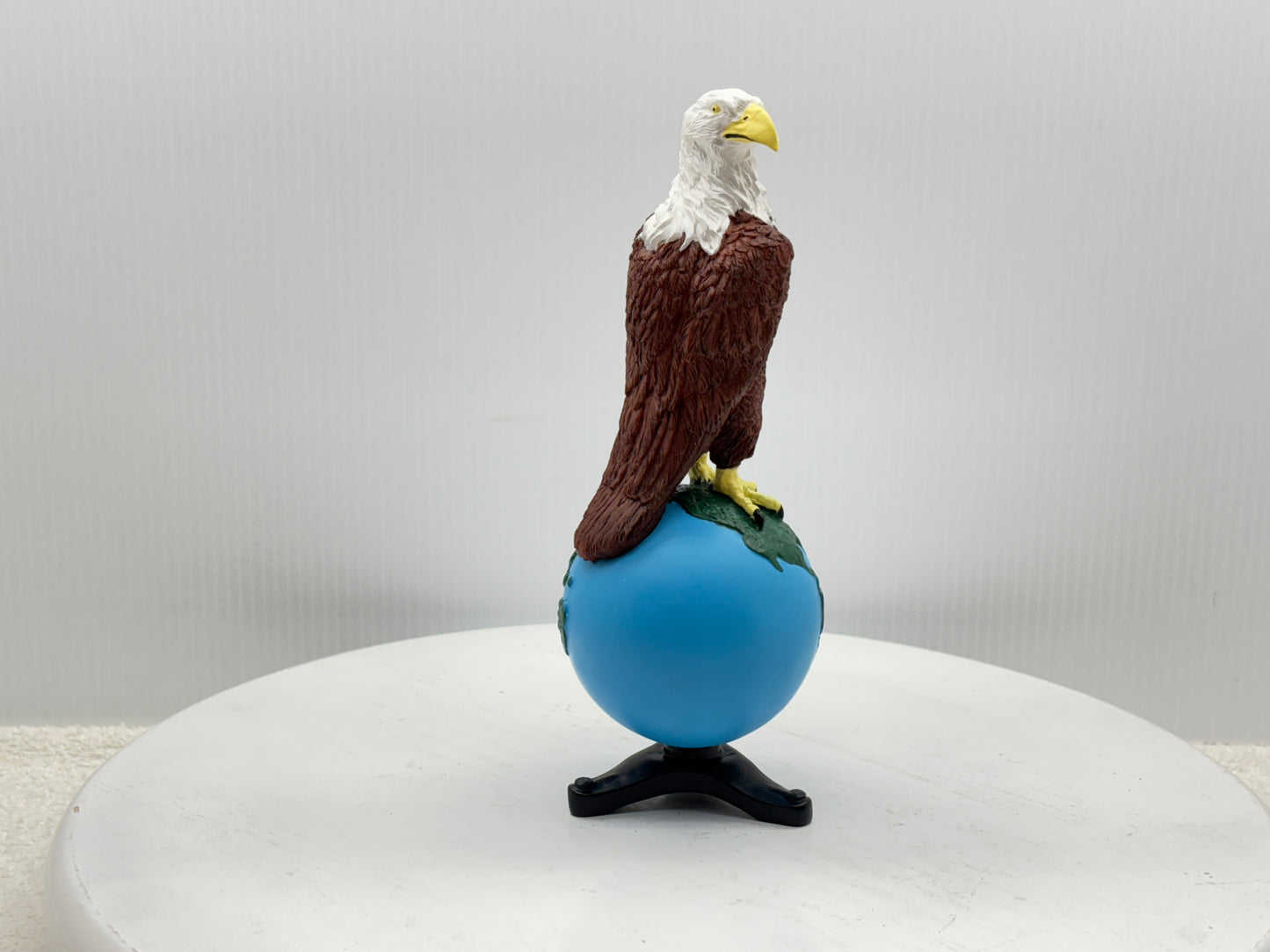 Case Eagle on Globe