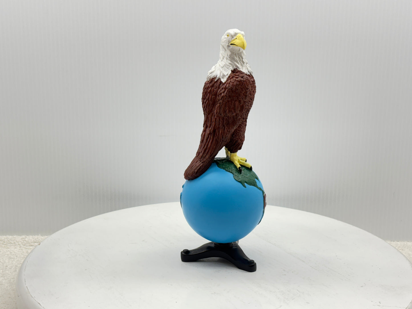 Case Eagle on Globe