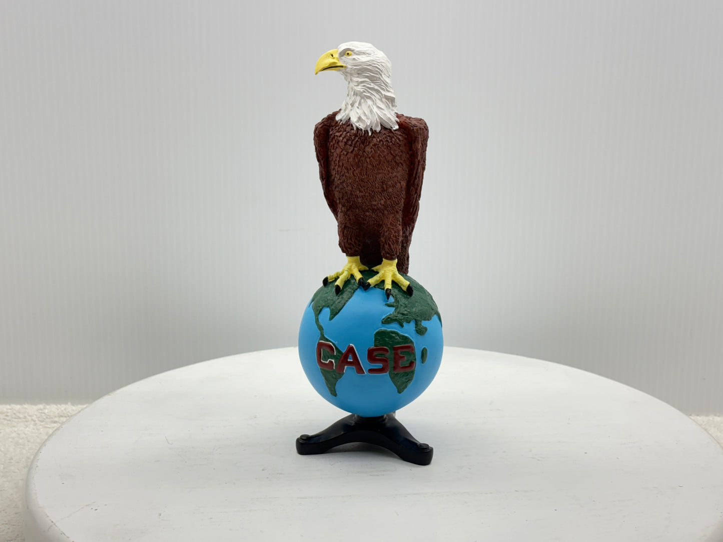 Case Eagle on Globe
