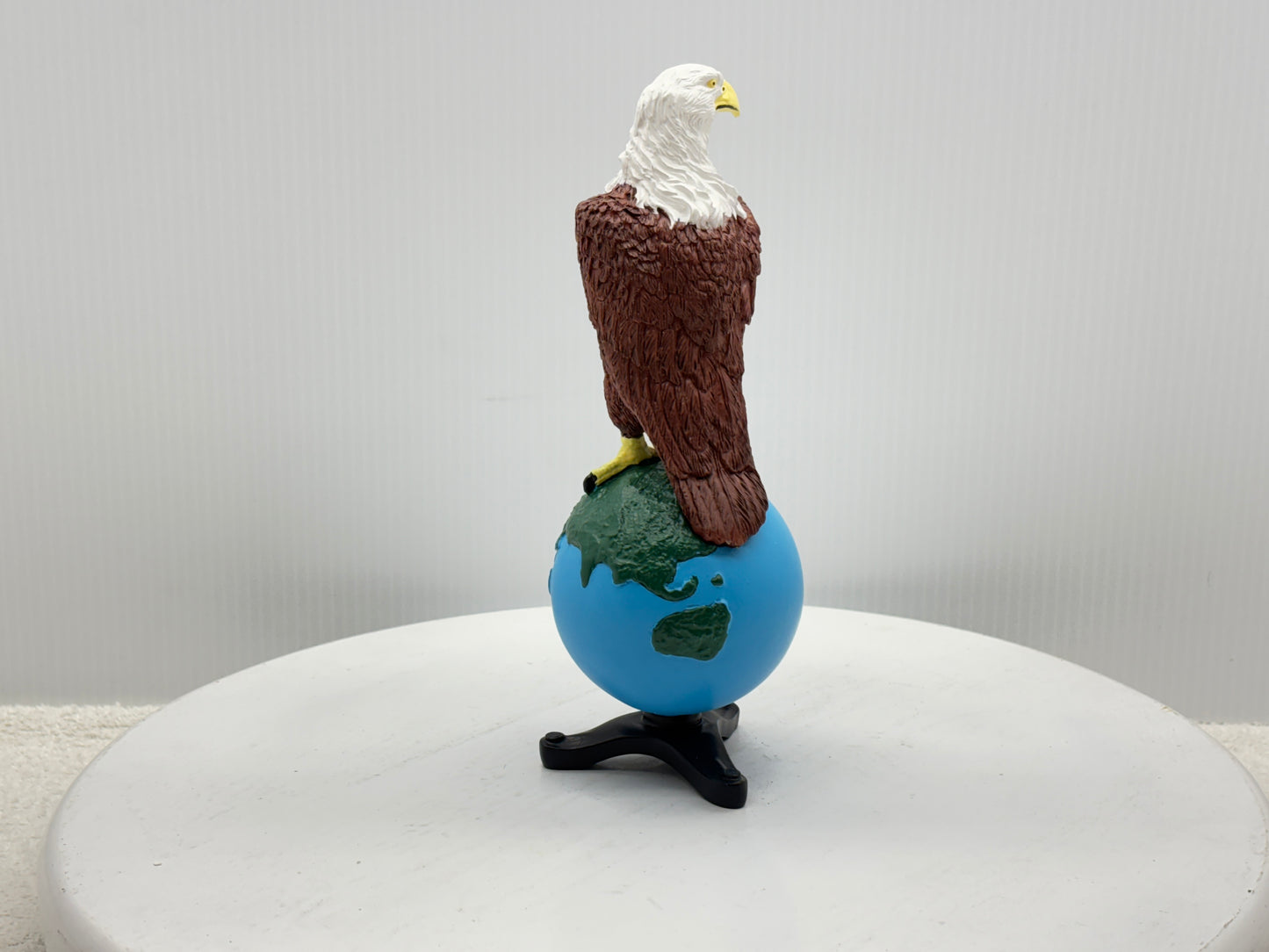 Case Eagle on Globe