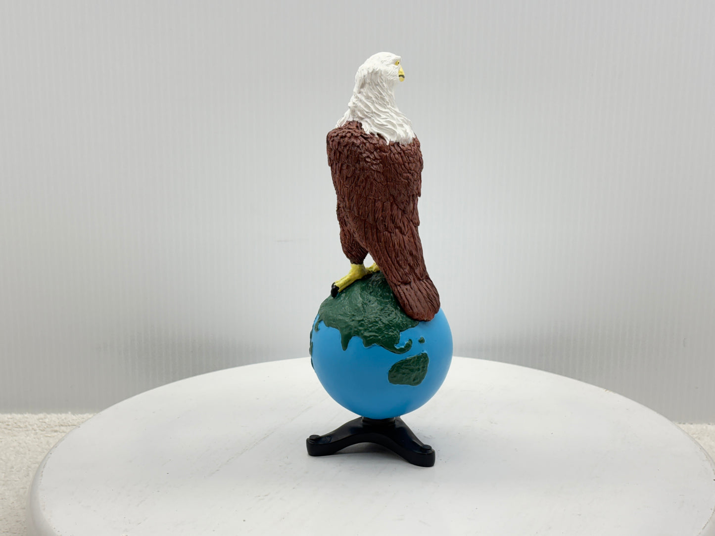 Case Eagle on Globe