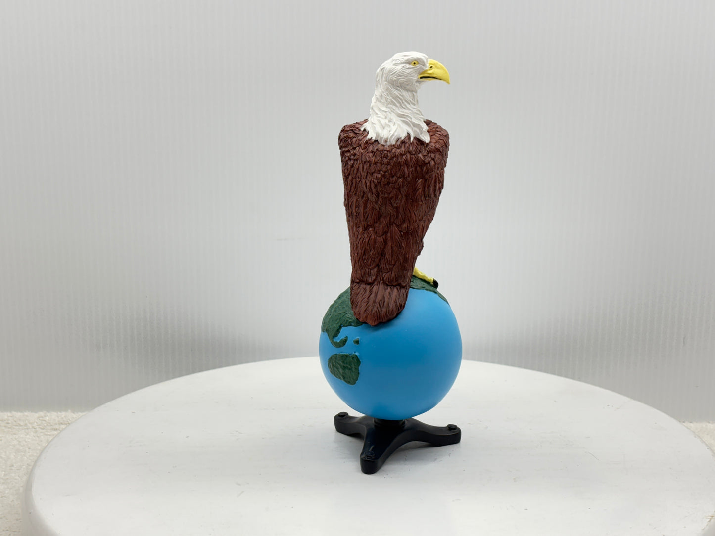 Case Eagle on Globe