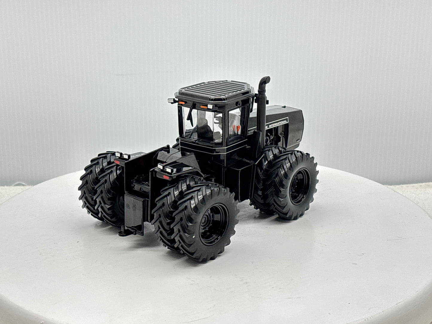 1/32 Case IH 9250 NFTM Black Chaser