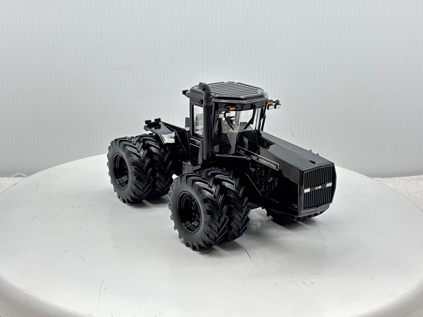 1/32 Case IH 9250 NFTM Black Chaser