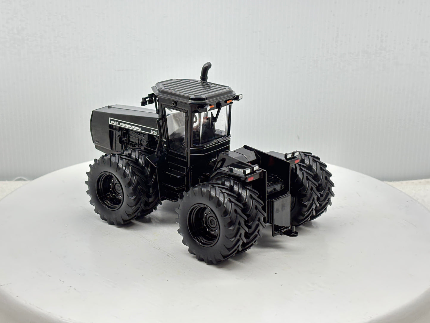 1/32 Case IH 9250 NFTM Black Chaser