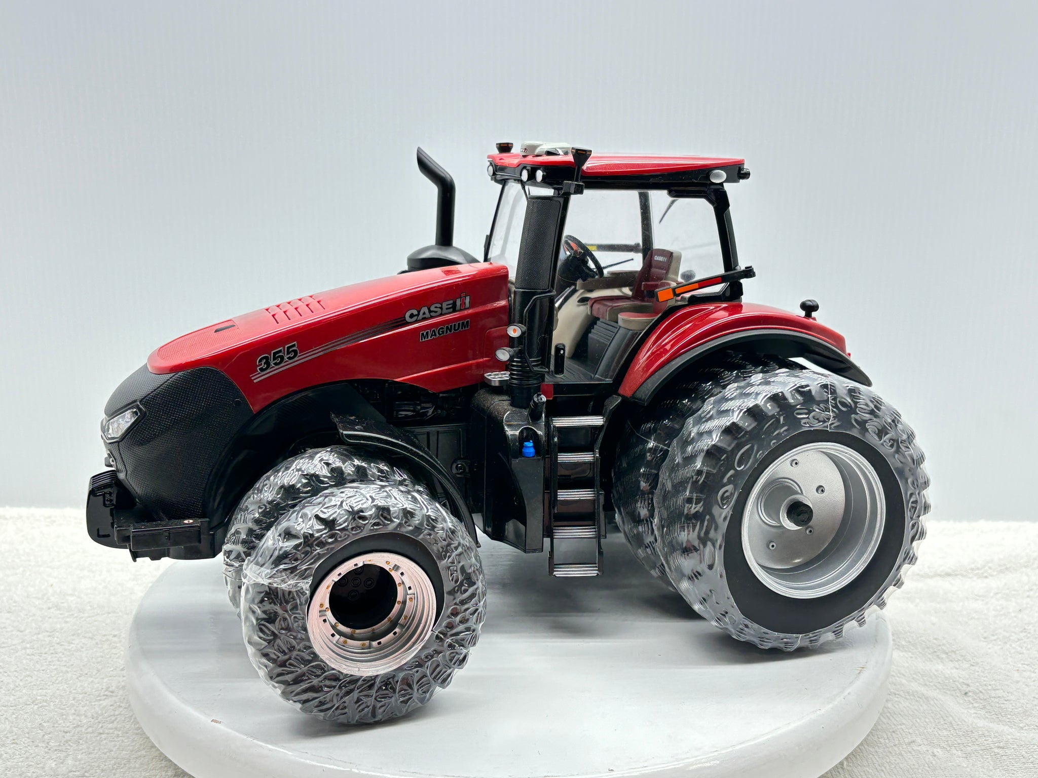 1/16 Case IH Magnum 355 Prestige