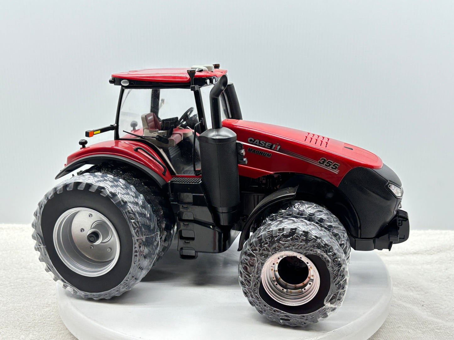 1/16 Case IH Magnum 355 Prestige