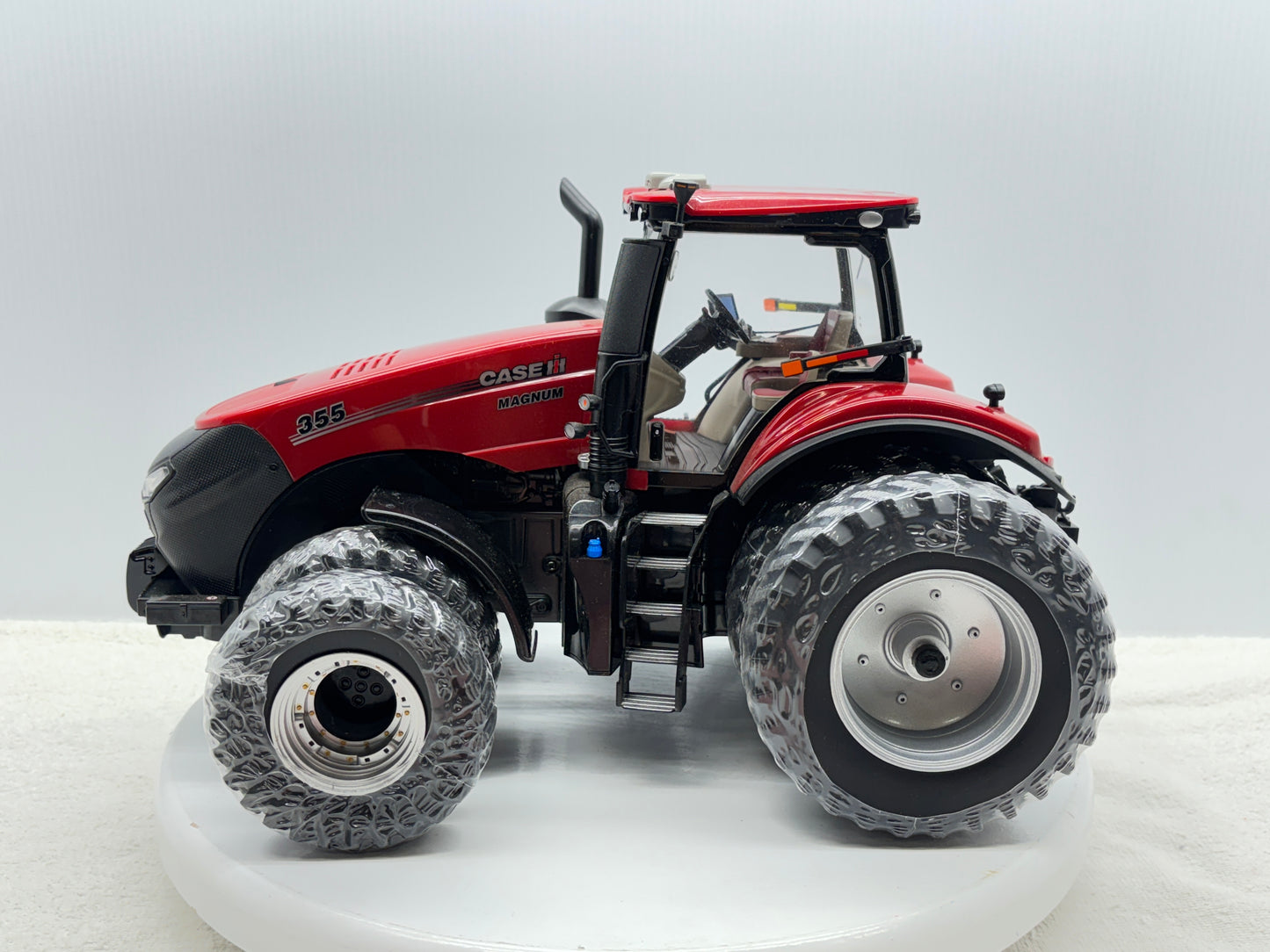 1/16 Case IH Magnum 355 Prestige