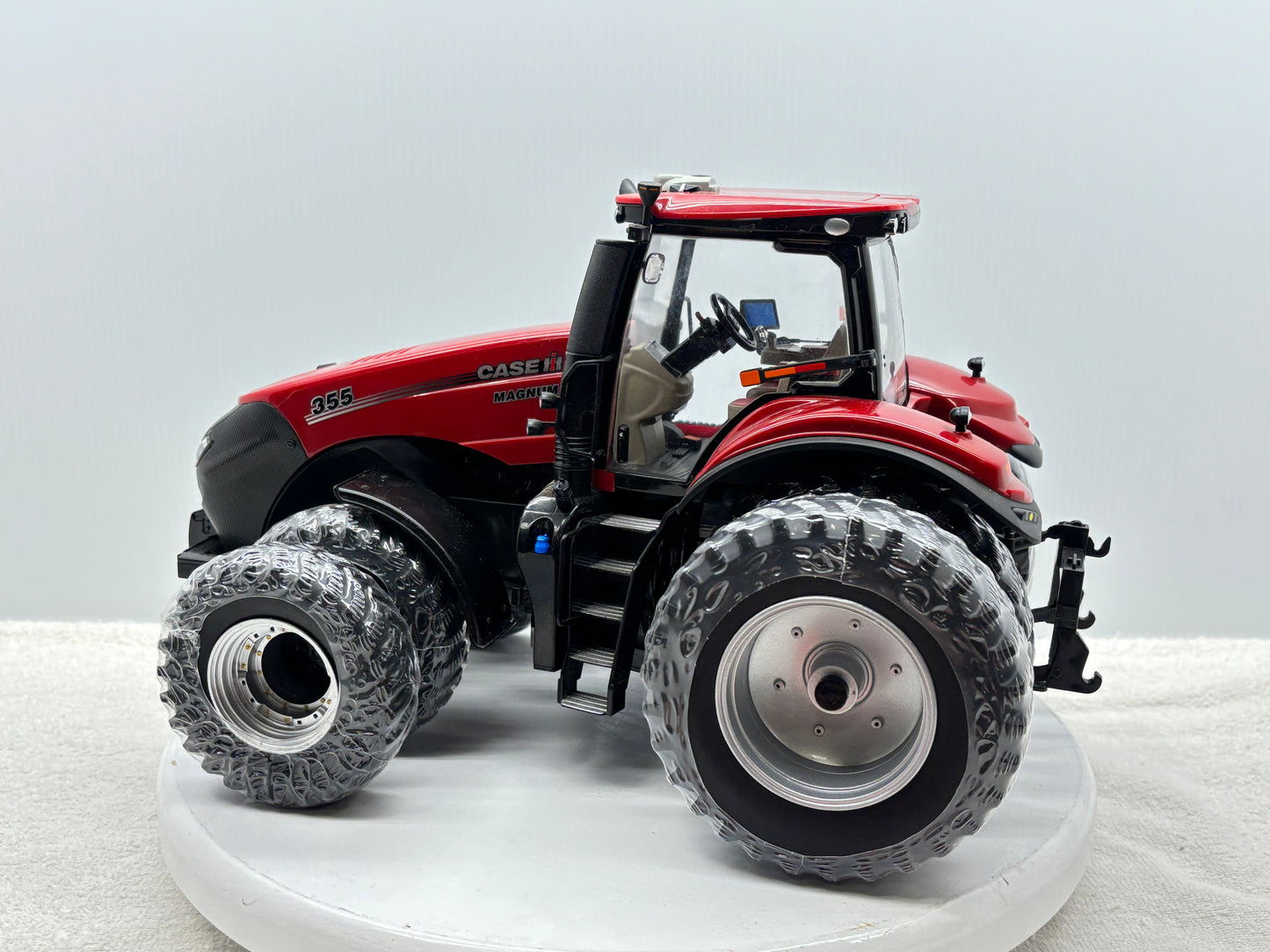 1/16 Case IH Magnum 355 Prestige