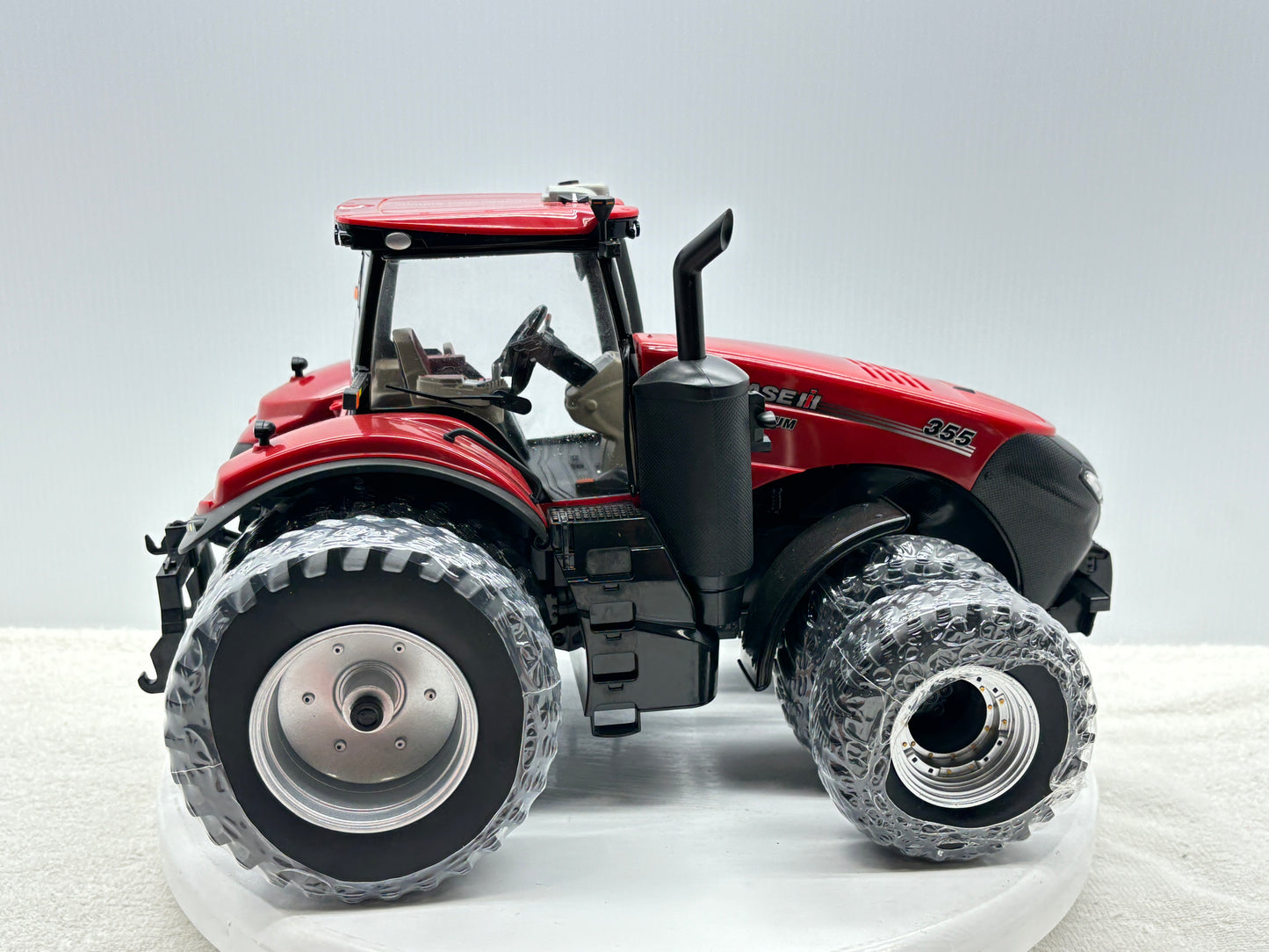 1/16 Case IH Magnum 355 Prestige