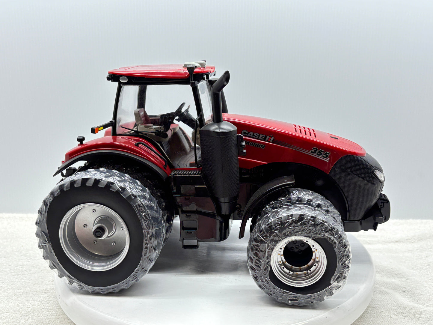 1/16 Case IH Magnum 355 Prestige