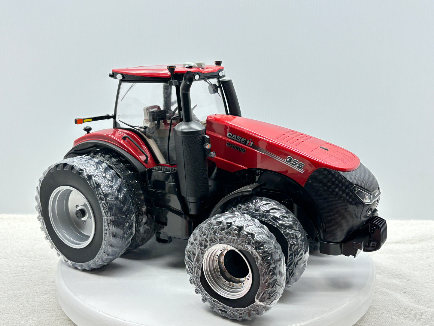 1/16 Case IH Magnum 355 Prestige
