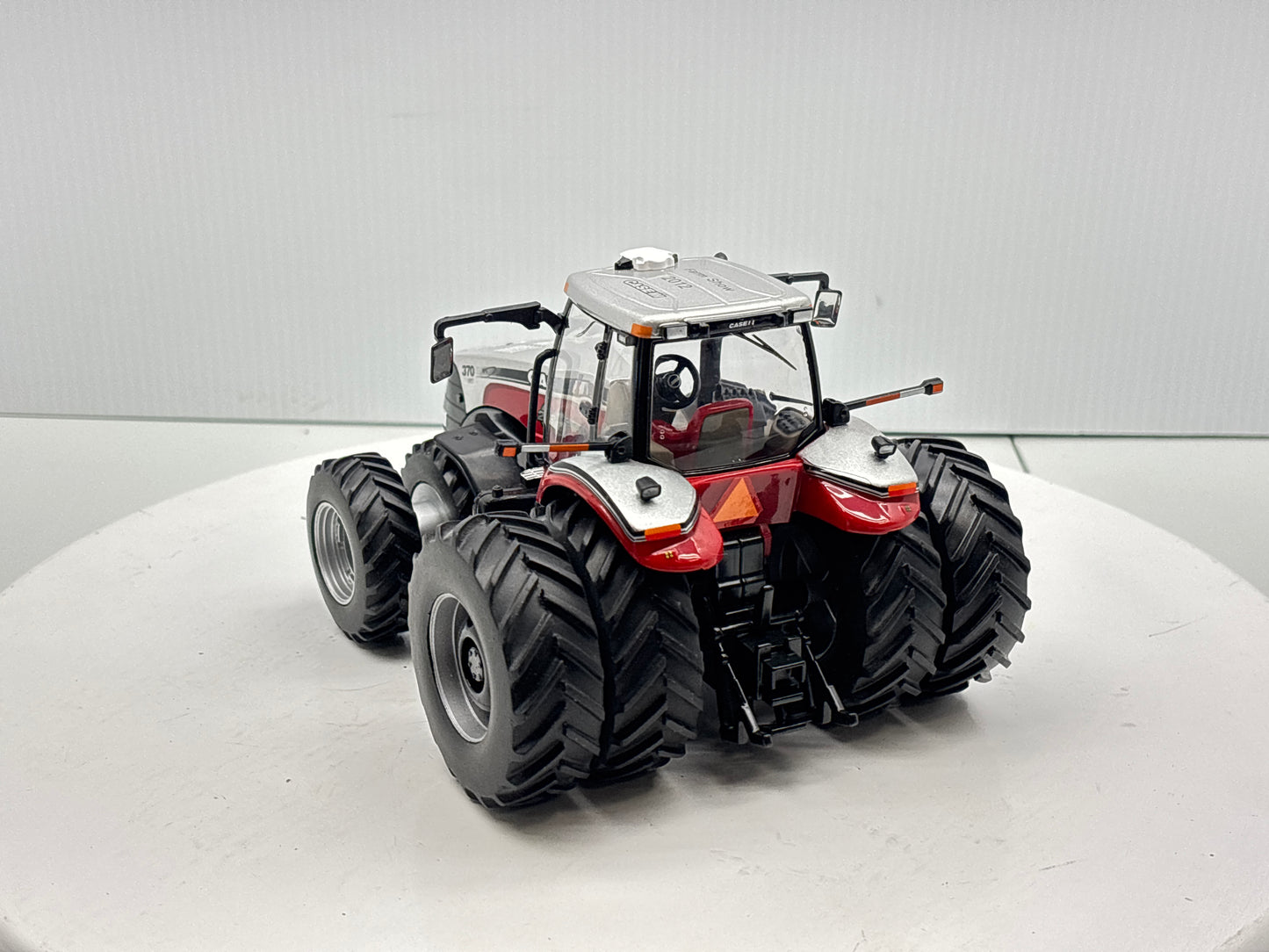 1/32 Case IH Magnum 370 Farm Show