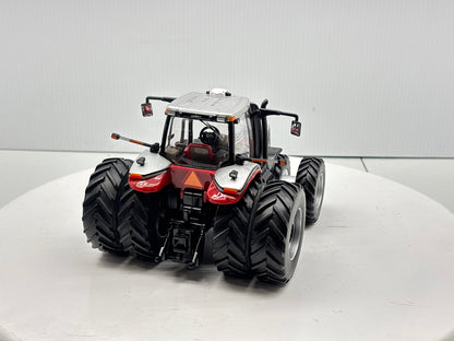 1/32 Case IH Magnum 370 Farm Show