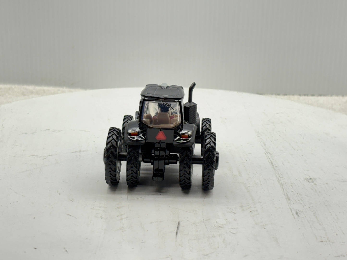 1/64 Case IH Magnum 400 Black