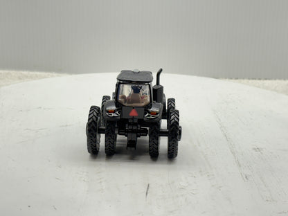1/64 Case IH Magnum 400 Black