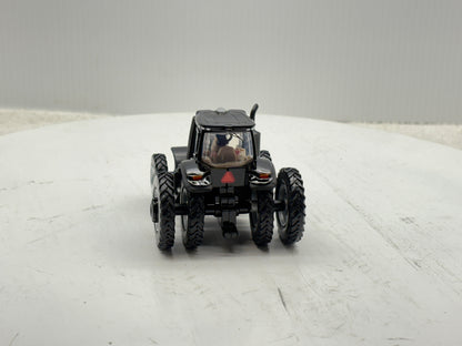 1/64 Case IH Magnum 400 Black