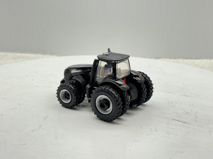 1/64 Case IH Magnum 400 Black