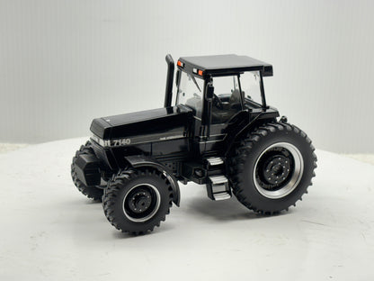 1/32 Case IH Magnum 7140 Black