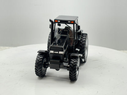 1/32 Case IH Magnum 7140 Black
