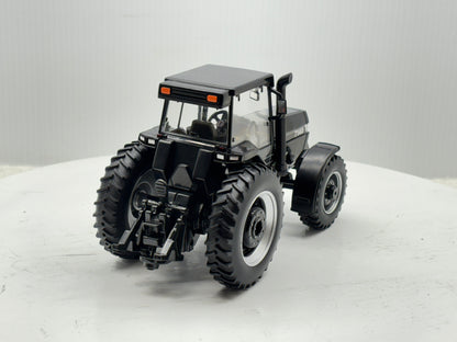 1/32 Case IH Magnum 7140 Black