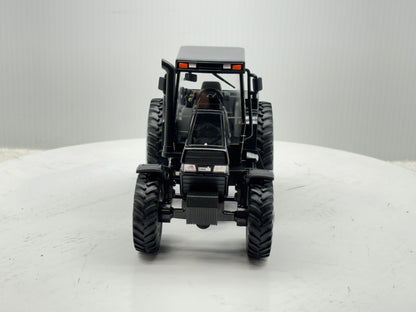 1/32 Case IH Magnum 7140 Black