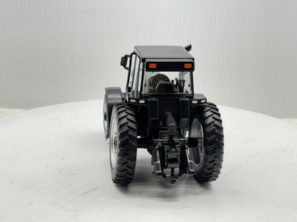 1/32 Case IH Magnum 7140 Black