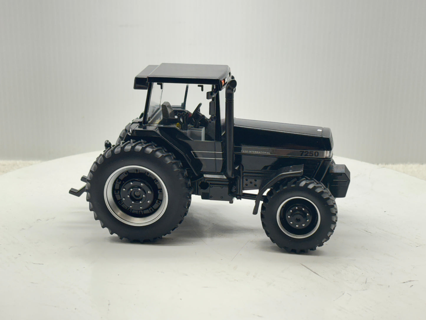1/32 Case IH Magnum 7250