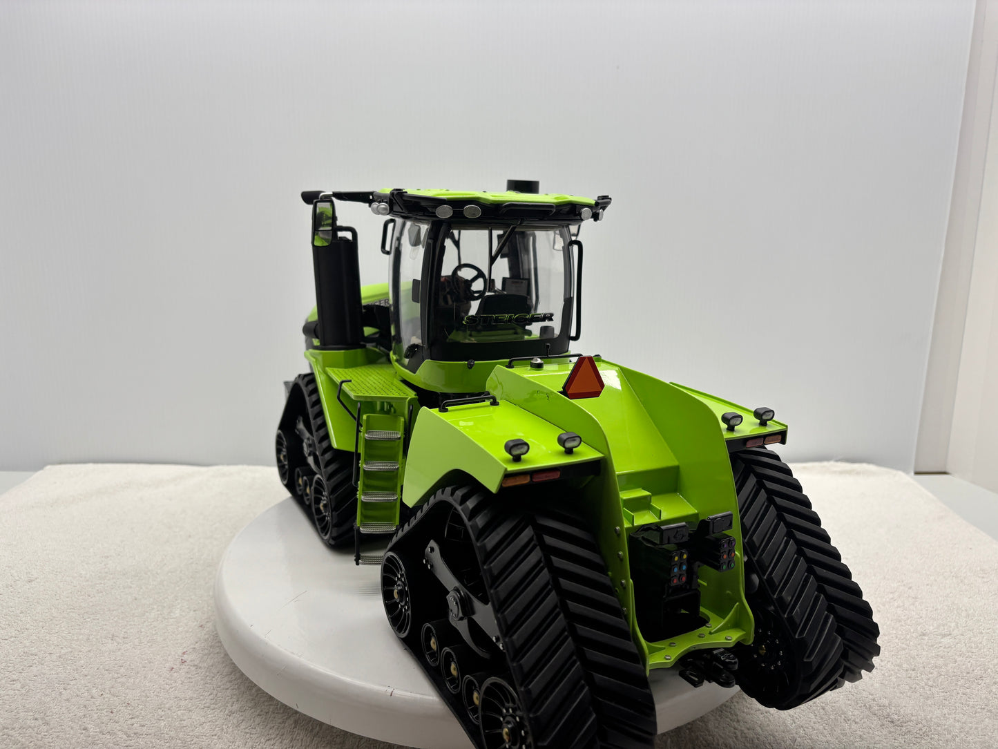 1/16 Case IH Steiger 715 Green Custom