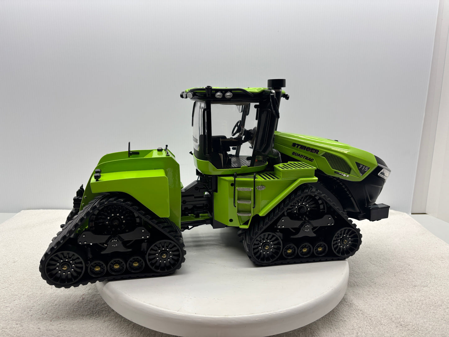 1/16 Case IH Steiger 715 Green Custom