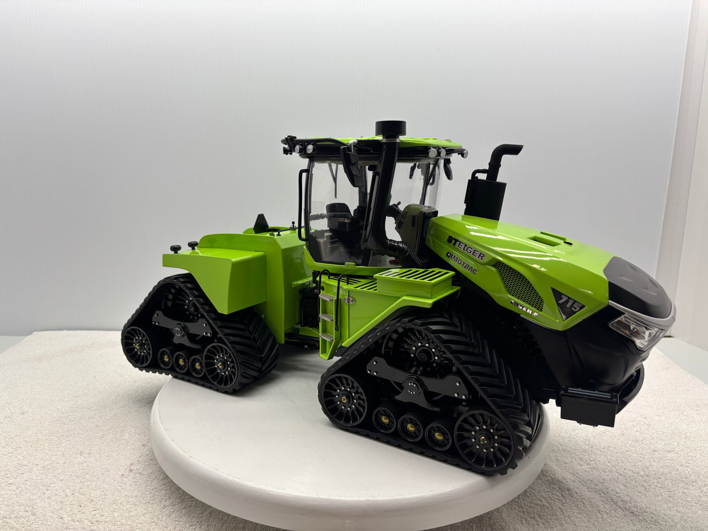 1/16 Case IH Steiger 715 Green Custom