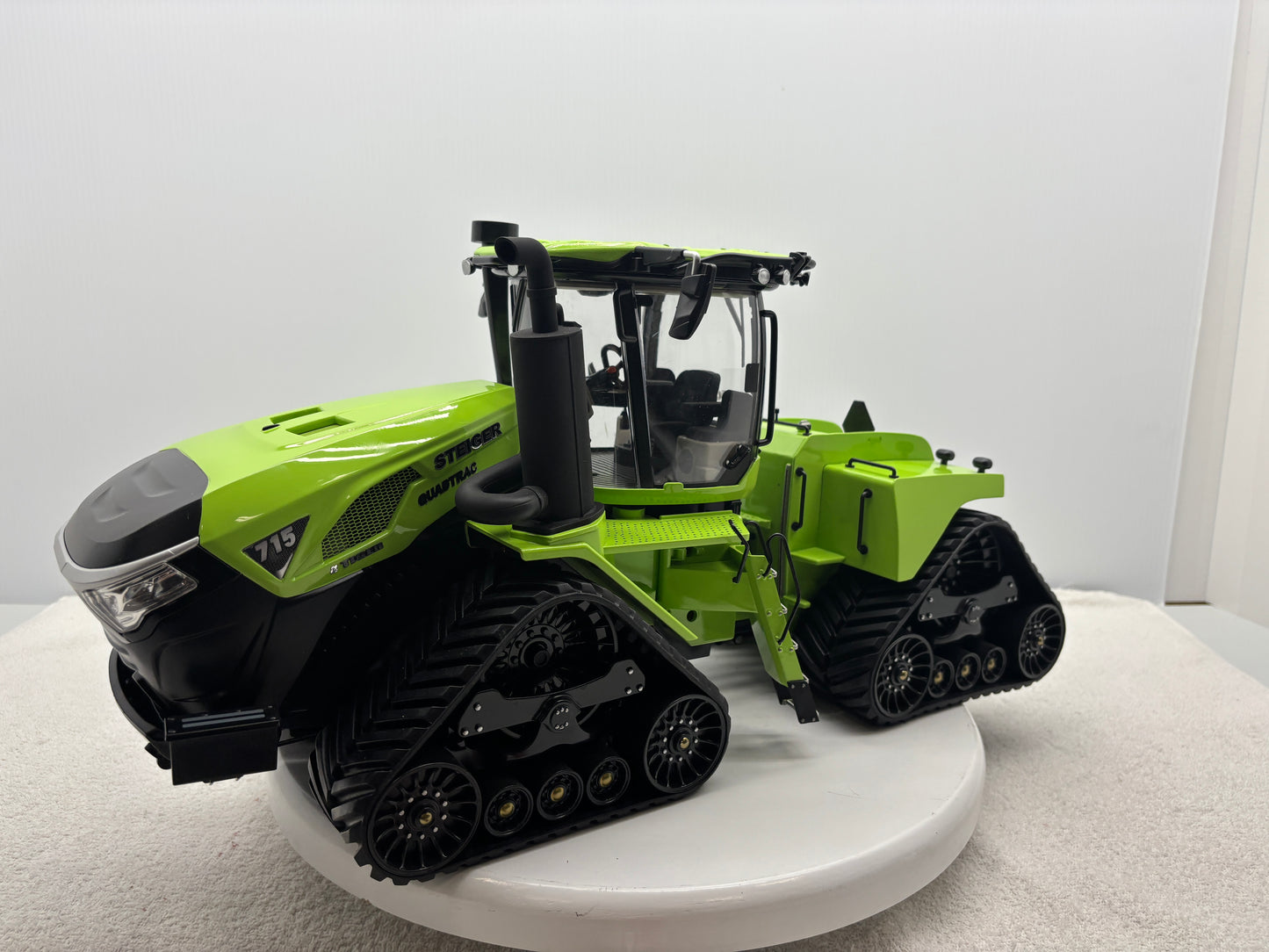 1/16 Case IH Steiger 715 Green Custom