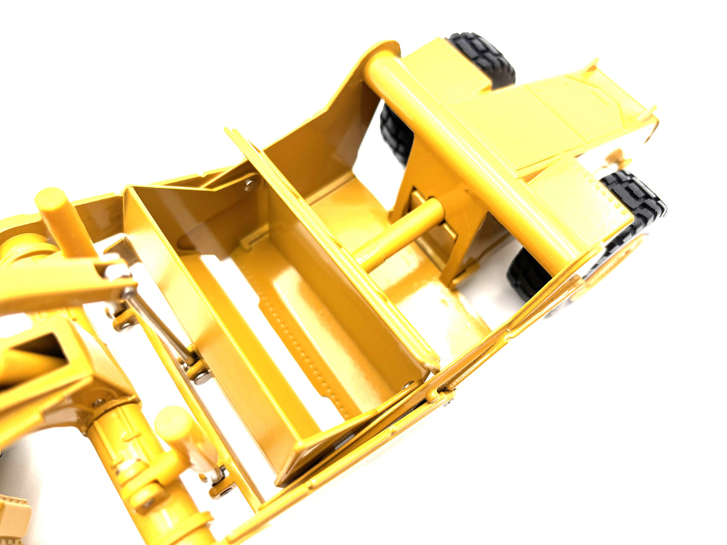 1/50 Caterpillar 631E Scraper