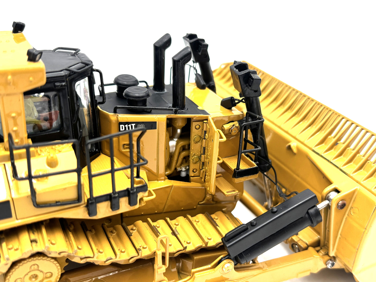 1/50 Caterpillar D11T Carry Dozer High Line