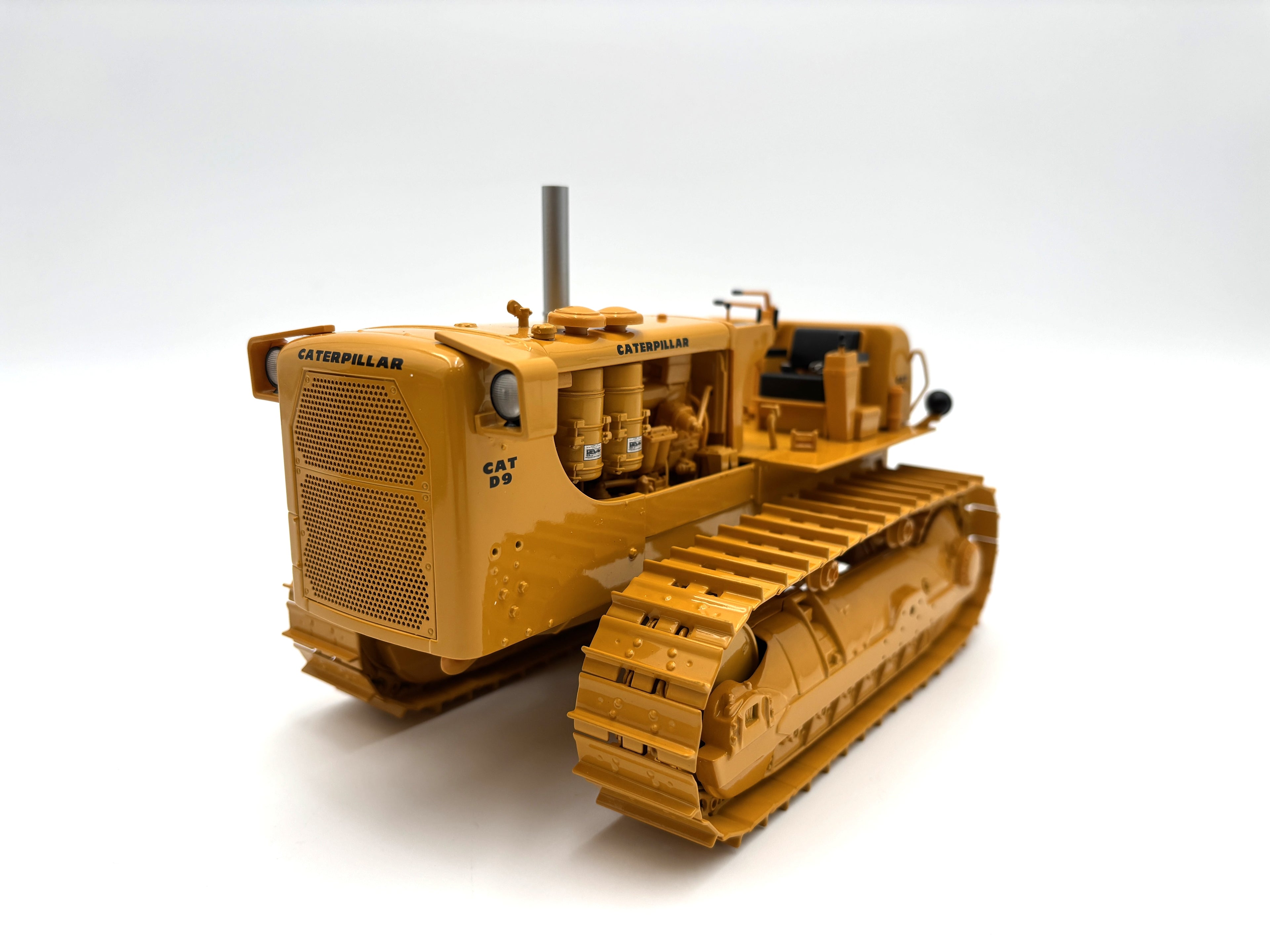 1/25 Caterpillar D9 with Cable Control