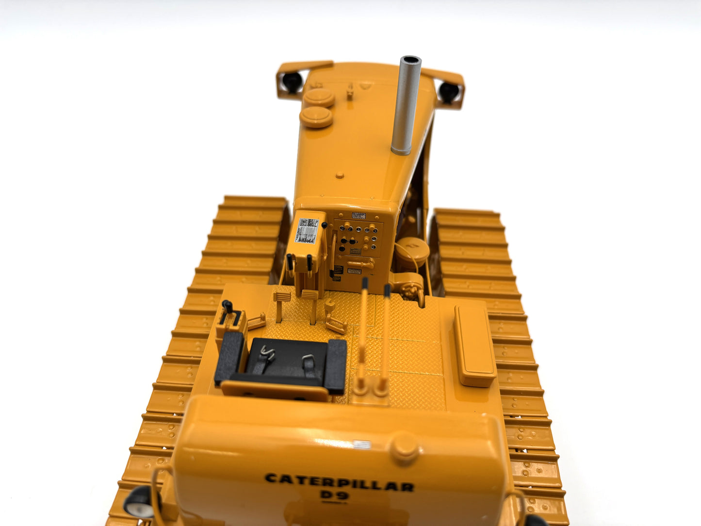 1/25 Caterpillar D9 with Cable Control