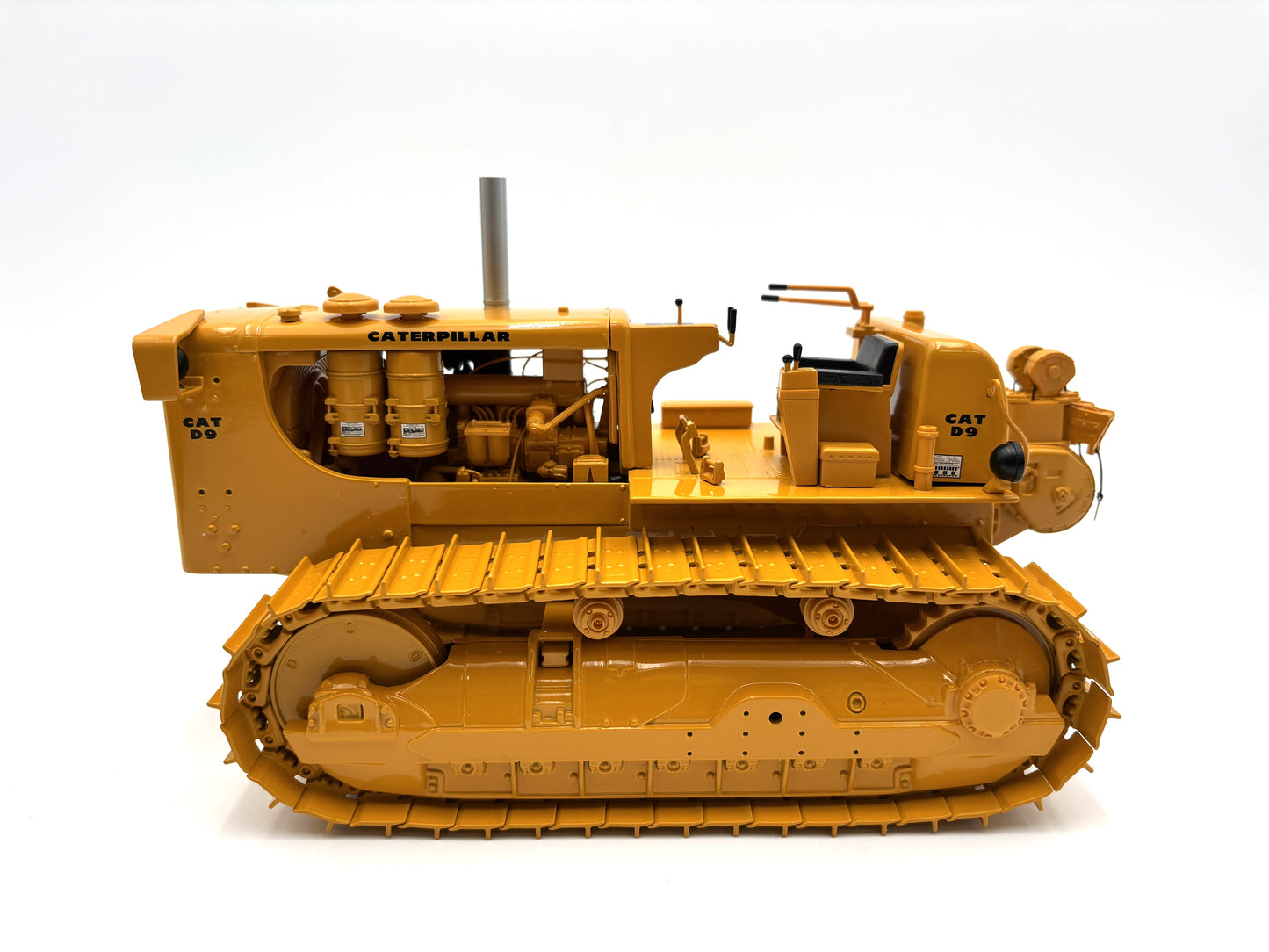 1/25 Caterpillar D9 with Cable Control