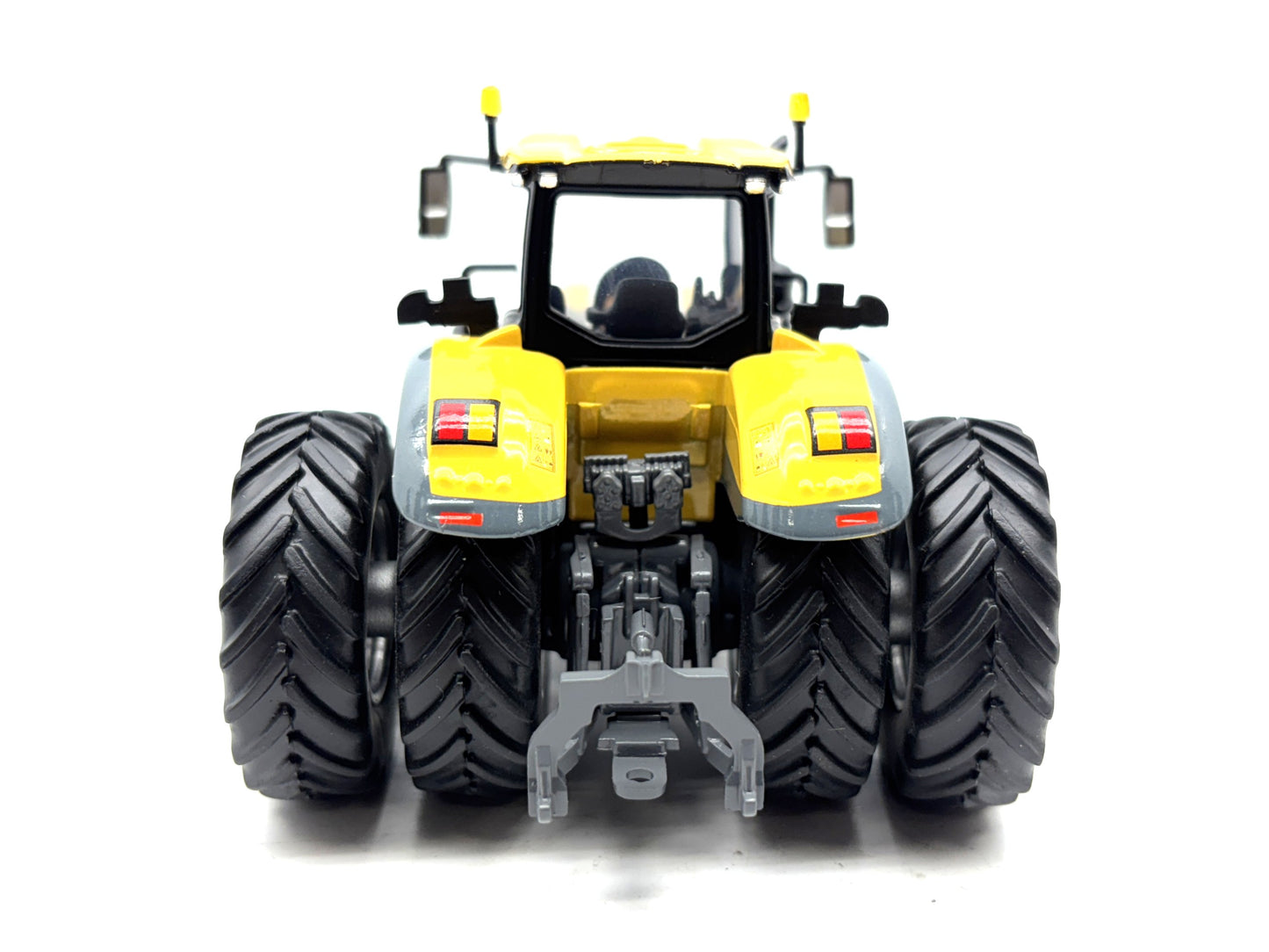 1/64 Challenger 1042 Rear Duals